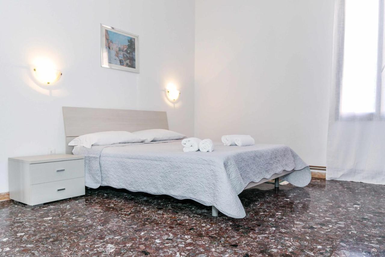 Apartamento 11 Venice Garden Private Garden Parking Free Marghera Exterior foto